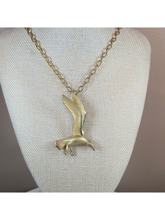 giovanni Jewelry - Vintage Giovanni Brushed Gold-Tone Seagull Pendant Necklace Textured Long Chain